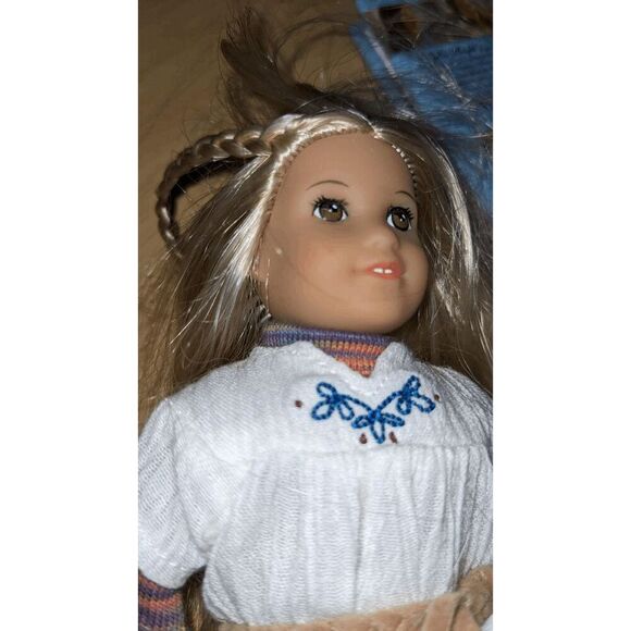 Julie mini-American girl doll with book - Picture 1 of 3